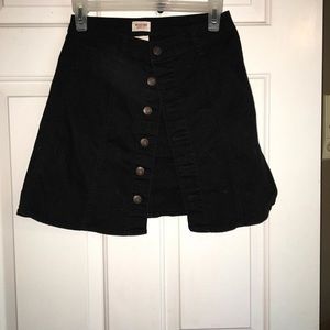 Black button skirt